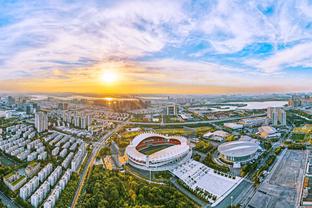 德章泰-穆雷半场送出10次助攻 追平其个人半场助攻数纪录